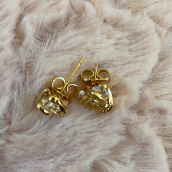 Beautiful gold plated knot earrings. Not stamped - Picture 2 of 3